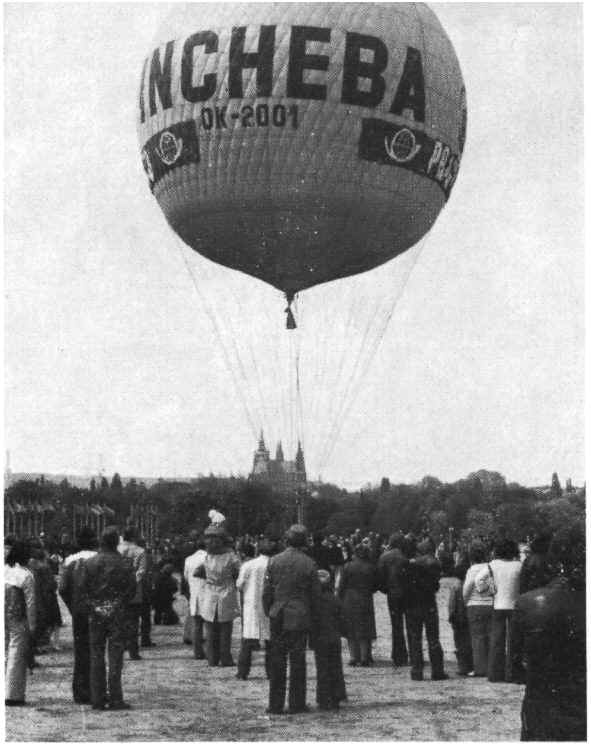 Vzlet plynového balonu Praga OK 2001 z Letenské pláně